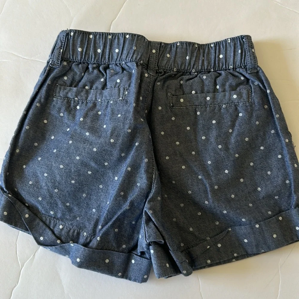 Gymboree Girl’s Bundle of buttons 2 shorts 1 skirt and 1 Skort size 5 5t